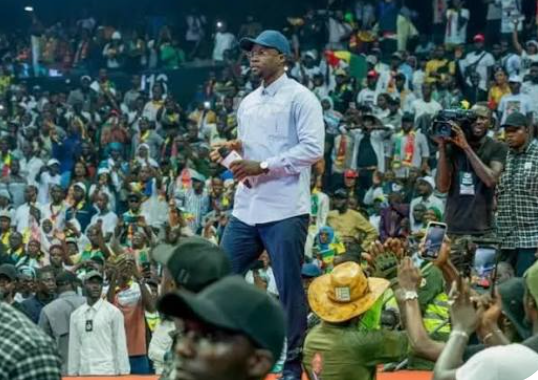 Ousmane Sonko dirigeant du parti Pastef au Sénégal