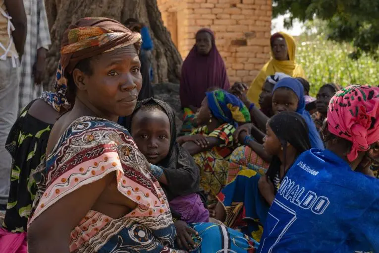 Femme et enfant déplacés dans le centre du Mali