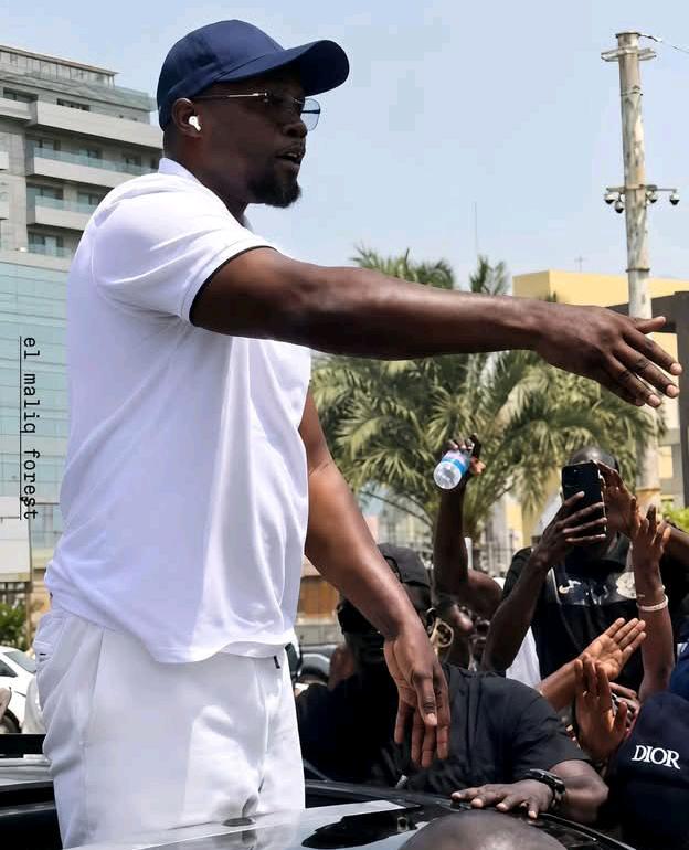 Marche de Dakar : Ousmane Sonko accueilli par des centaines de partisans en liesse