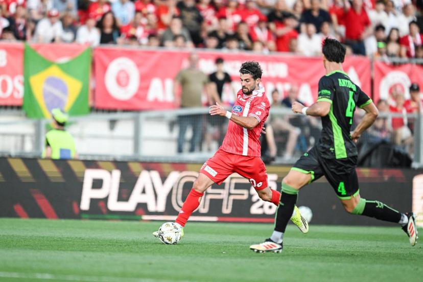 Patrick Cutrone et Monza retrouvent la Serie&nbsp;A, malgré une finale retour de play-offs mal maîtrisée contre&nbsp;Catanzaro. (Tiziano Ballabio / NurPhoto/AFP)