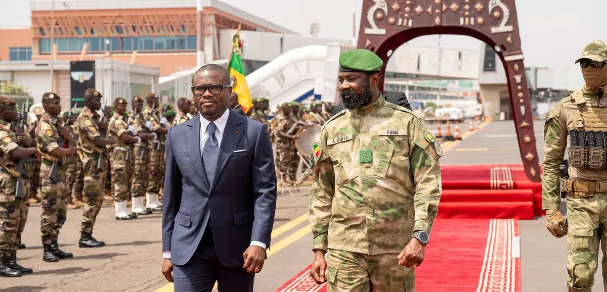 Romuald Wadagni et Assimi Goïta lors d’un entretien à Bamako pour renforcer la coopération entre le Bénin et le Mali