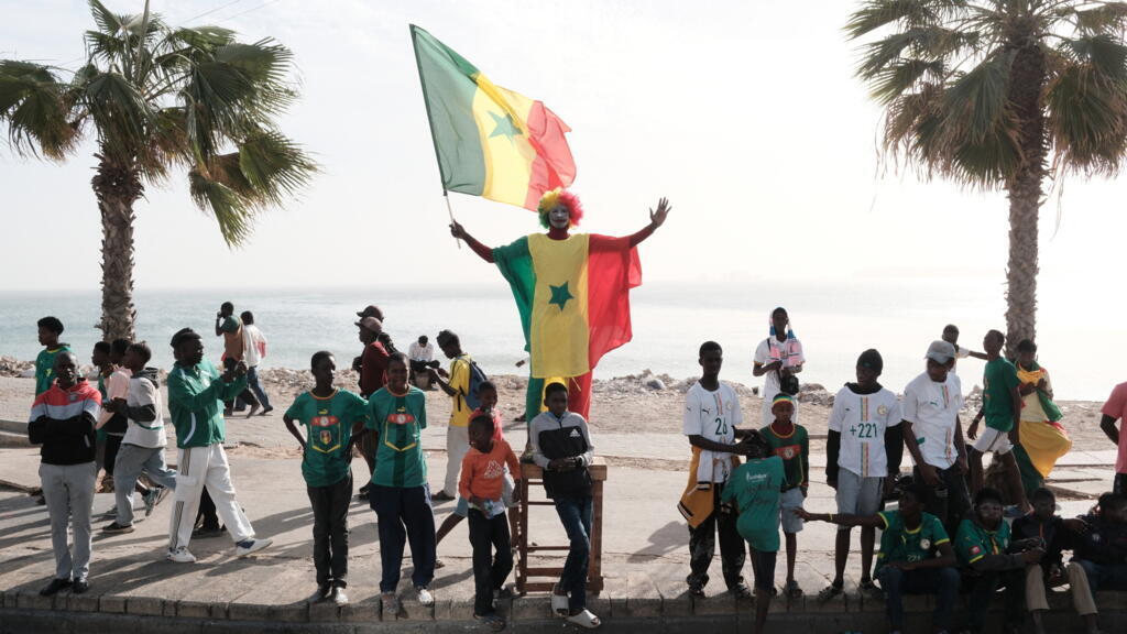 Supporters du Sénégal lors d'un défilé à Dakar en janvier 2026