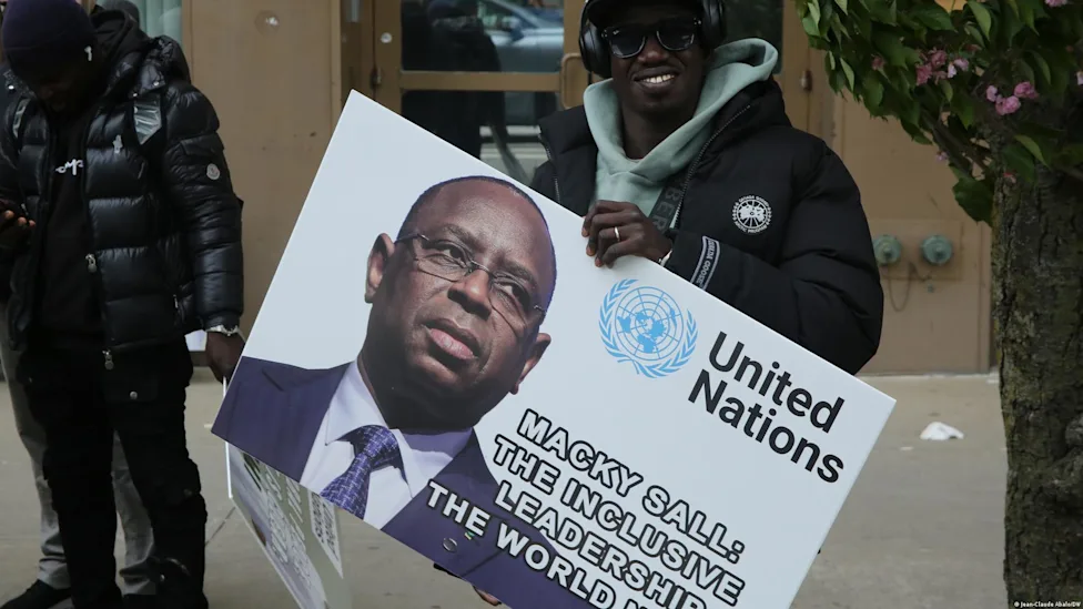 Photo de la rencontre entre Bassirou Diomaye Faye et Macky Sall