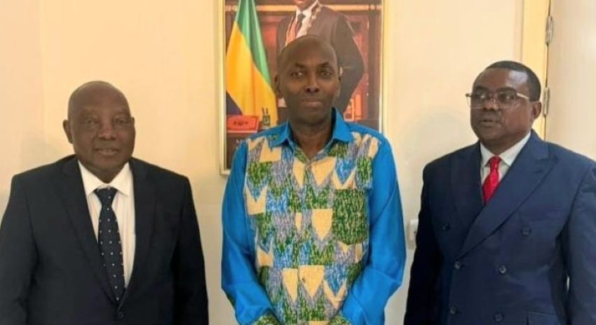 Réunion à Libreville avec la délégation du GABAC autour du ministre Augustin Emane