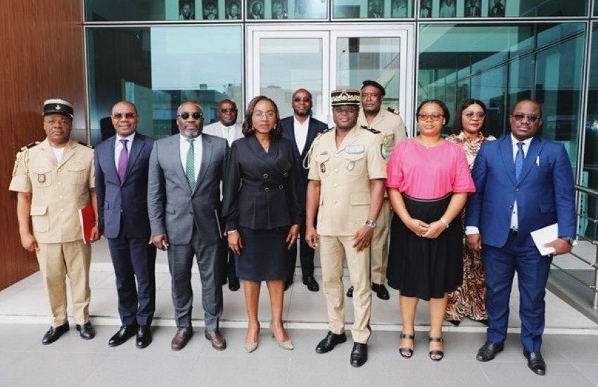 Réunion stratégique entre Douanes et Impôts au Gabon pour moderniser la collecte fiscale