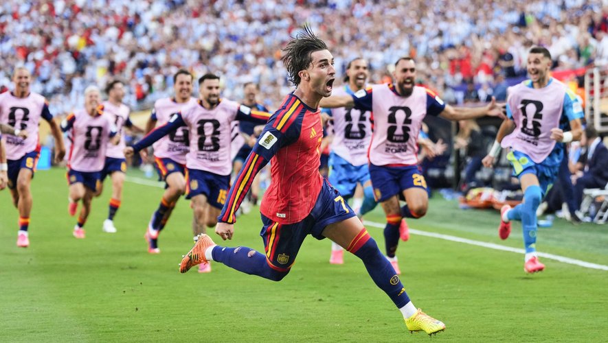 Ferran Torres, attaquant du FC Barcelone, buteur lors de la finale de la Coupe du monde avec l'Espagne, en discussion pour un transfert au Paris Saint-Germain