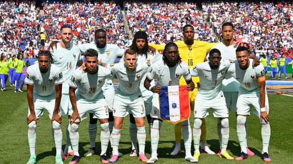 Manu Koné, milieu de l'équipe de France, en action lors d'un match