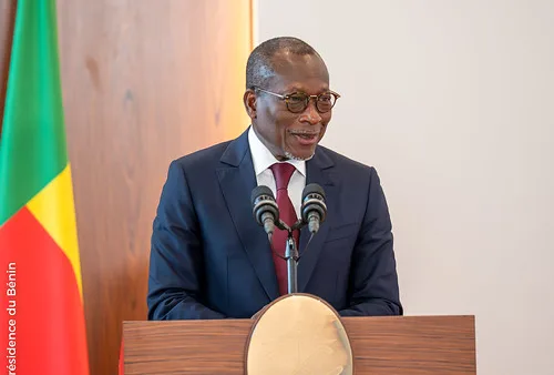 Portrait officiel de Patrice Talon, président du Sénat béninois
