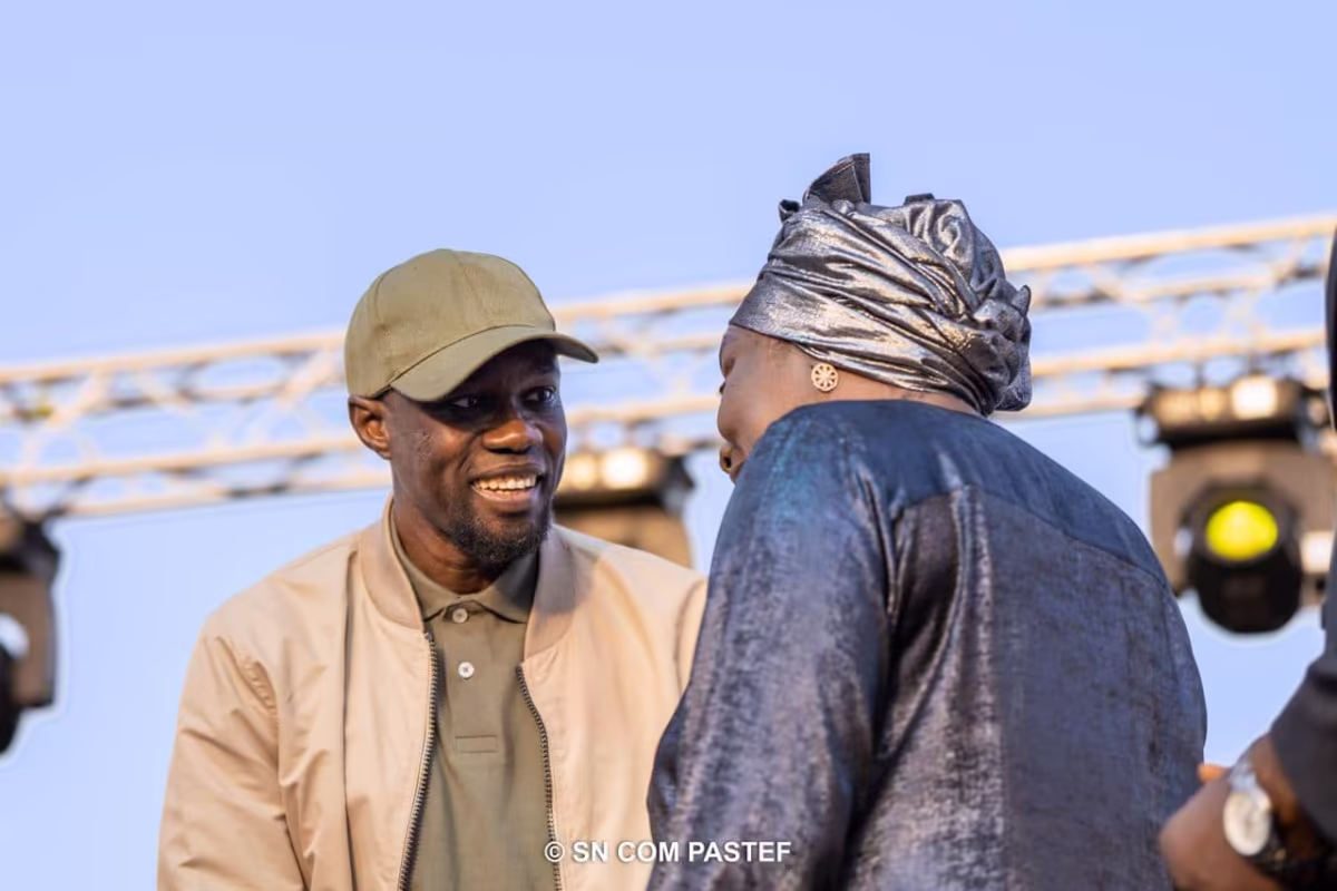 Aminata Touré lors d'un rassemblement politique au Sénégal Aminata Touré lors d'un rassemblement politique au Sénégal